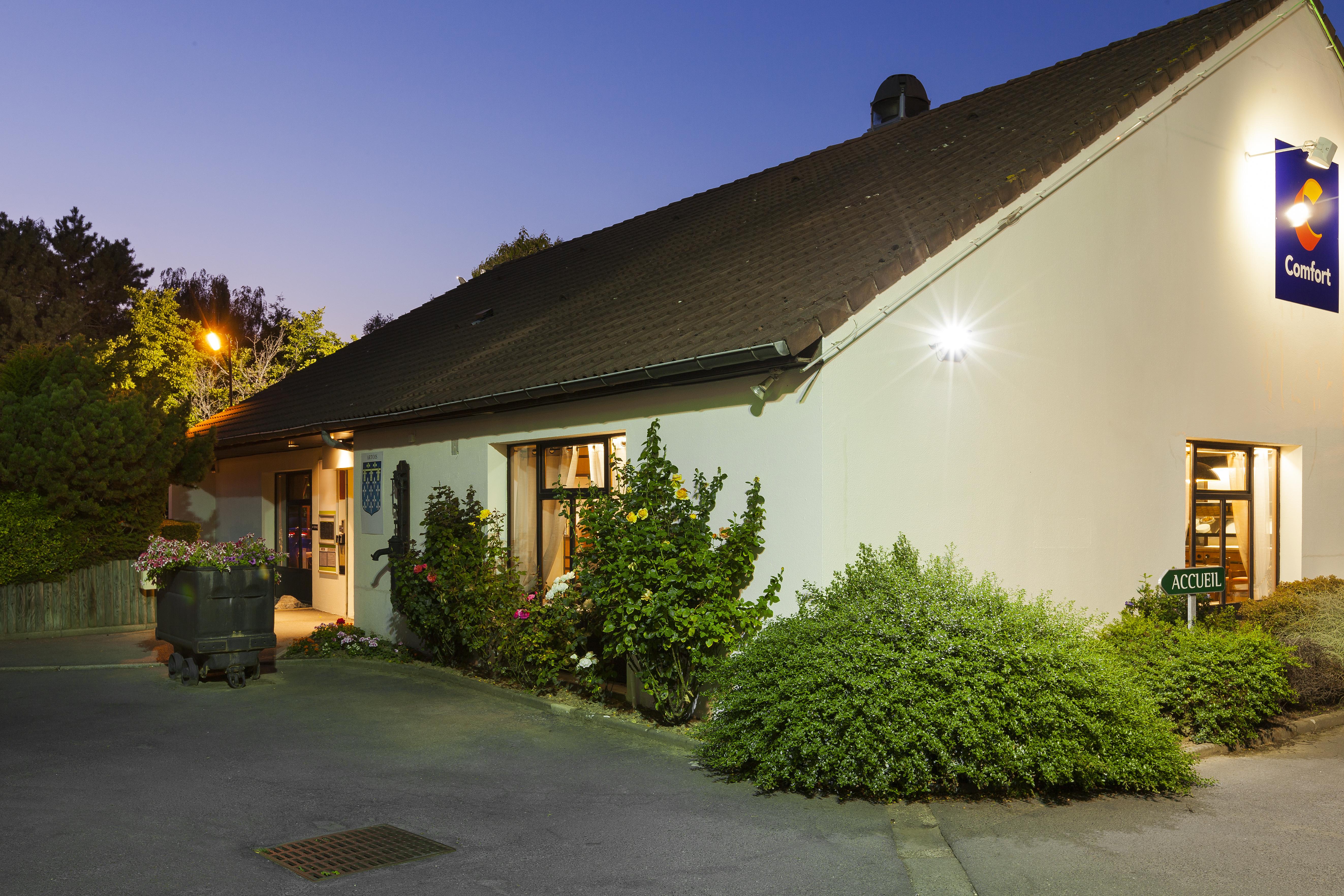 Comfort Hotel Lens - Noyelles Godault Esterno foto